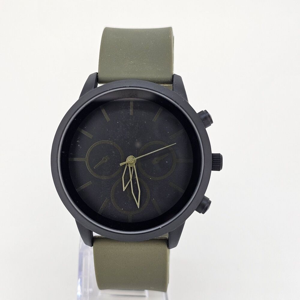 Men's Watch 45MM Black‎ Case Black Dial Dark Green Plastic Bands New Battery